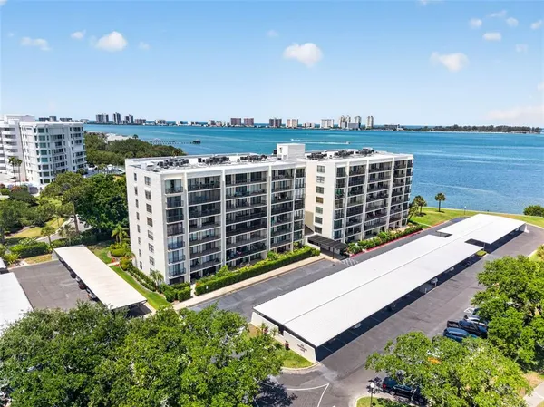 $869,000 | 100 Oakmont Lane, Unit 107 & 108, Belleair, FL 33756