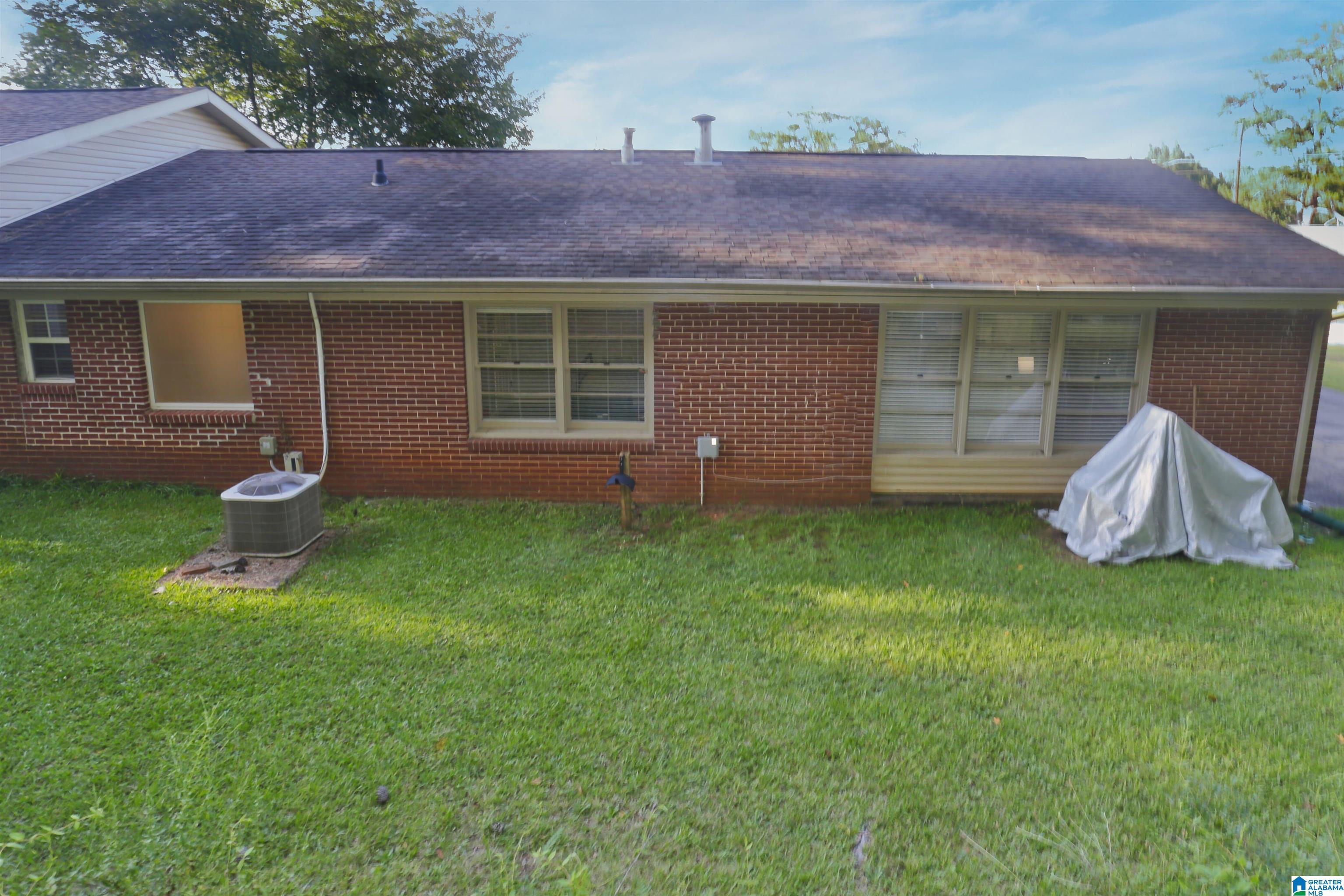 152 Wirans Road Anniston, AL 36205 - Photo 3 of 26