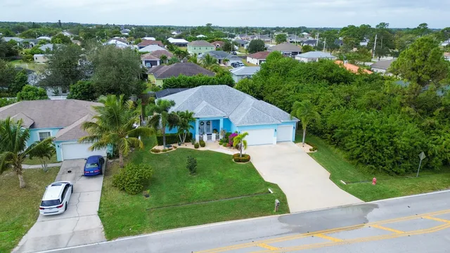 $545,000 | 469 Southwest Kestor Drive, Port St. Lucie, FL 34953