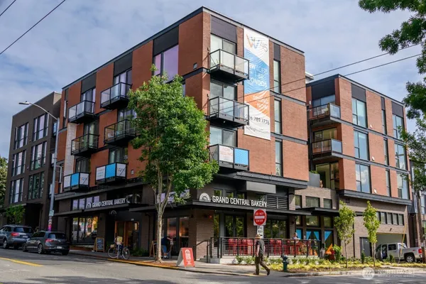 $1,995 | 1601 North 45th Street, Unit 208, Seattle, WA 98103