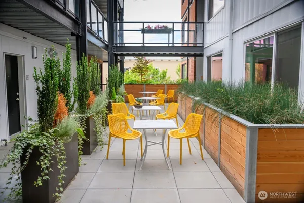 $1,995 | 1601 North 45th Street, Unit 208, Seattle, WA 98103