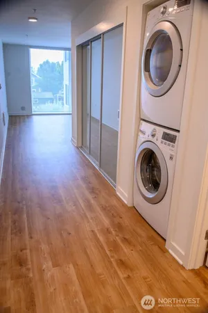 $1,995 | 1601 North 45th Street, Unit 208, Seattle, WA 98103