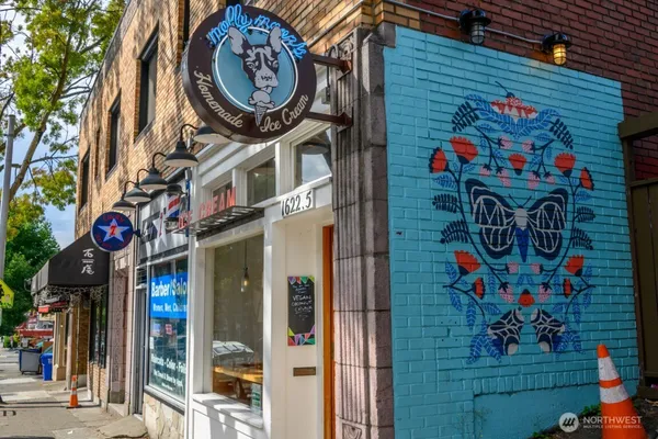 $1,995 | 1601 North 45th Street, Unit 208, Seattle, WA 98103