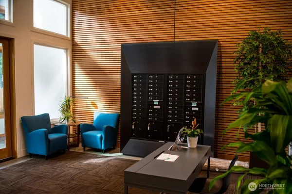 $1,995 | 1601 North 45th Street, Unit 208, Seattle, WA 98103