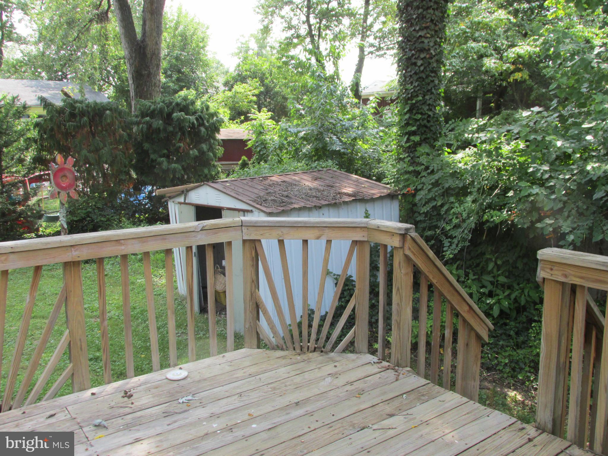 2804 Weisman Road Silver Spring, MD 20902 - Photo 10 of 11 Exterior (Rear)