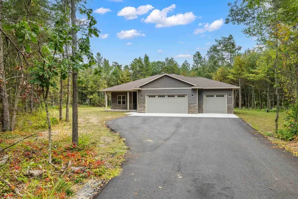 $554,900 | 1403 North Sky Line Drive, Stevens Point, WI 54482