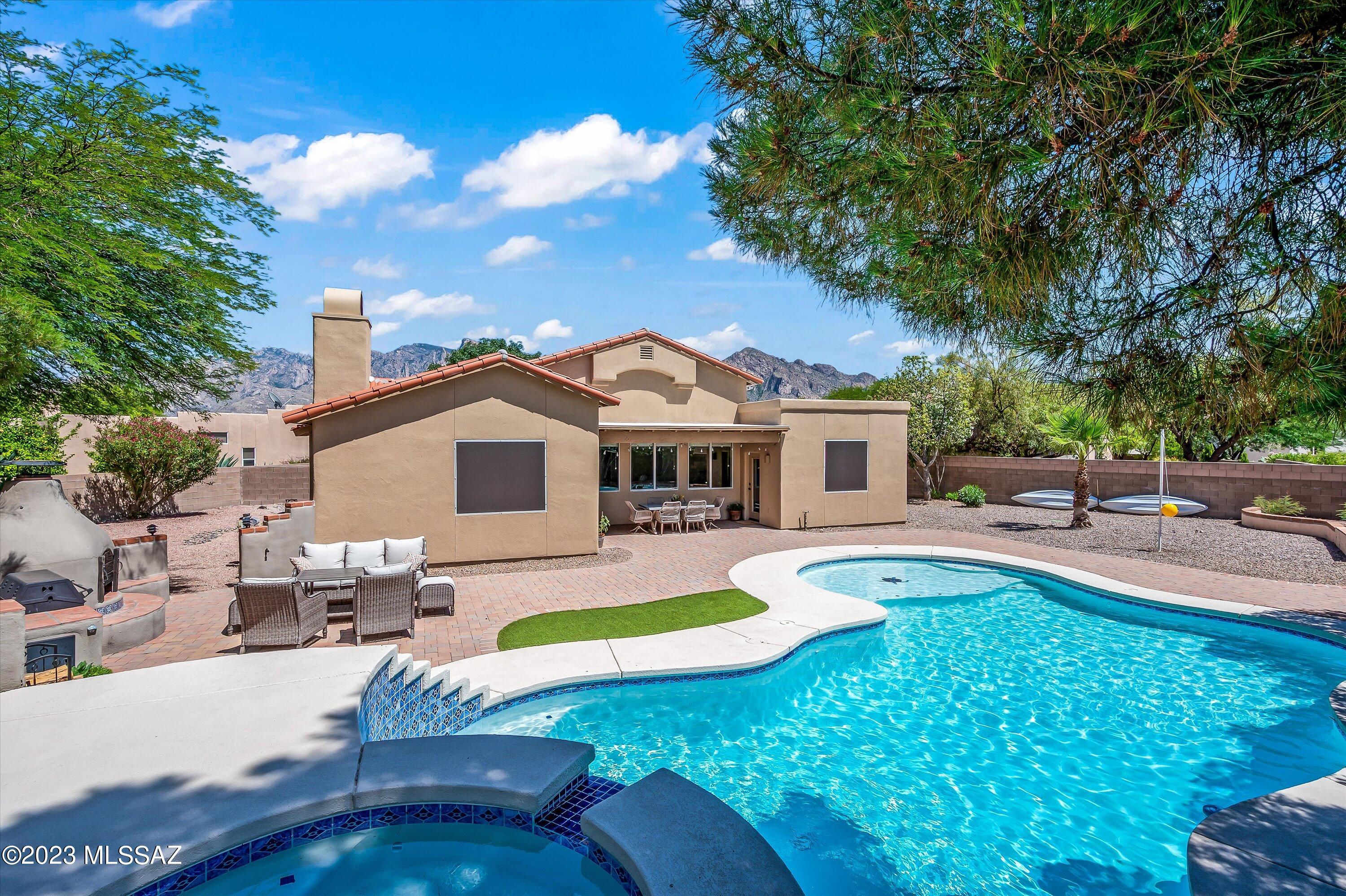 412 Ajax Peak Road Oro Valley, AZ 85737 - Photo 2 of 36