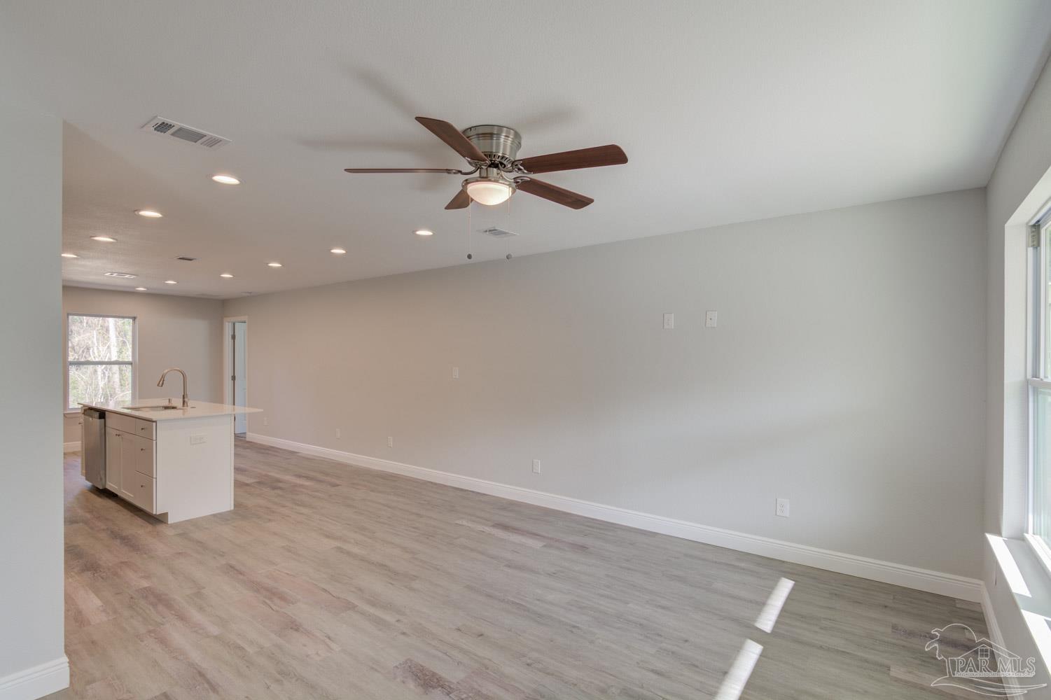 418 Ronda Street Pensacola, FL 32534 - Photo 8 of 28 Gallery Image 8