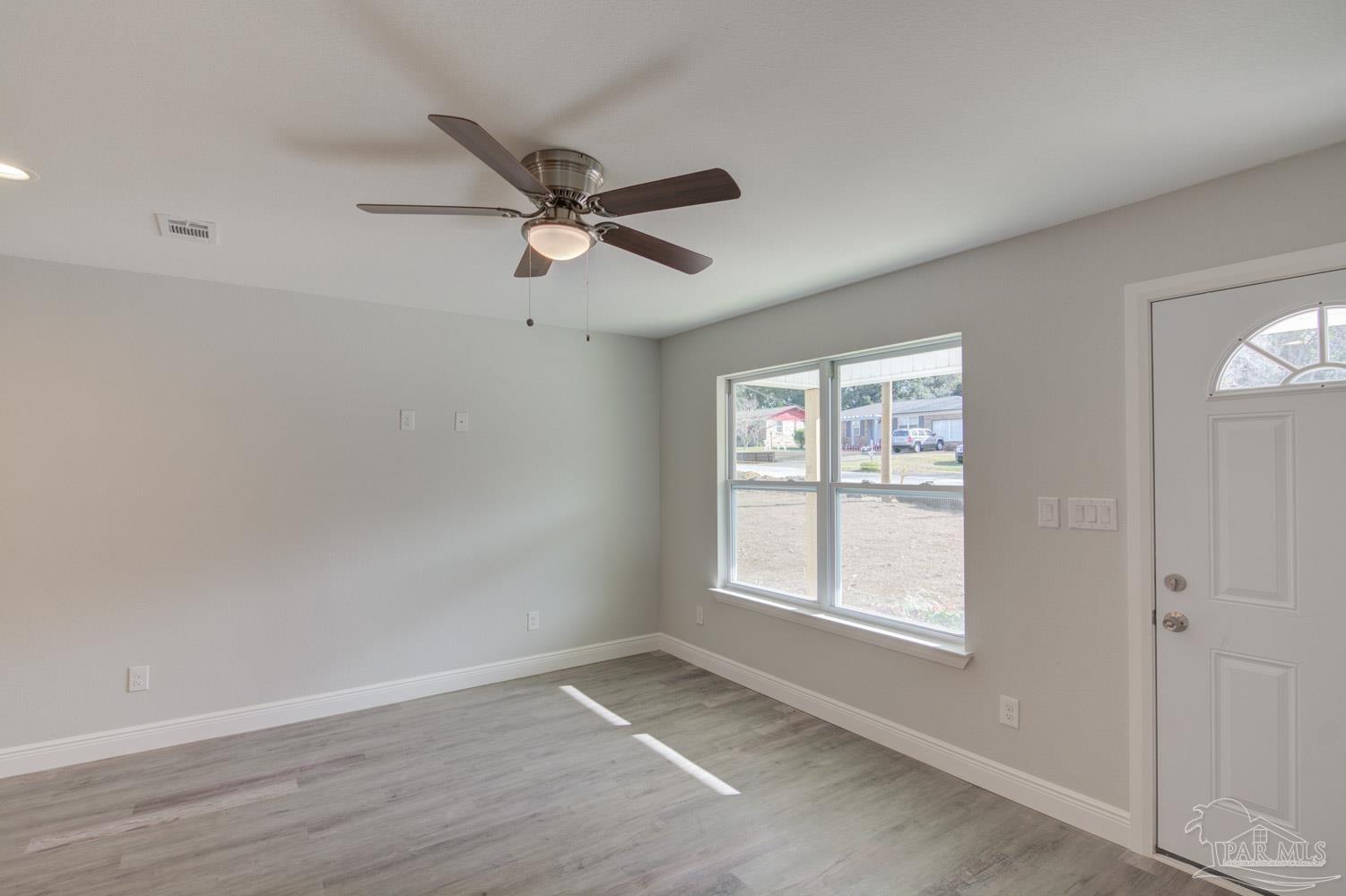 418 Ronda Street Pensacola, FL 32534 - Photo 9 of 28 Gallery Image 9