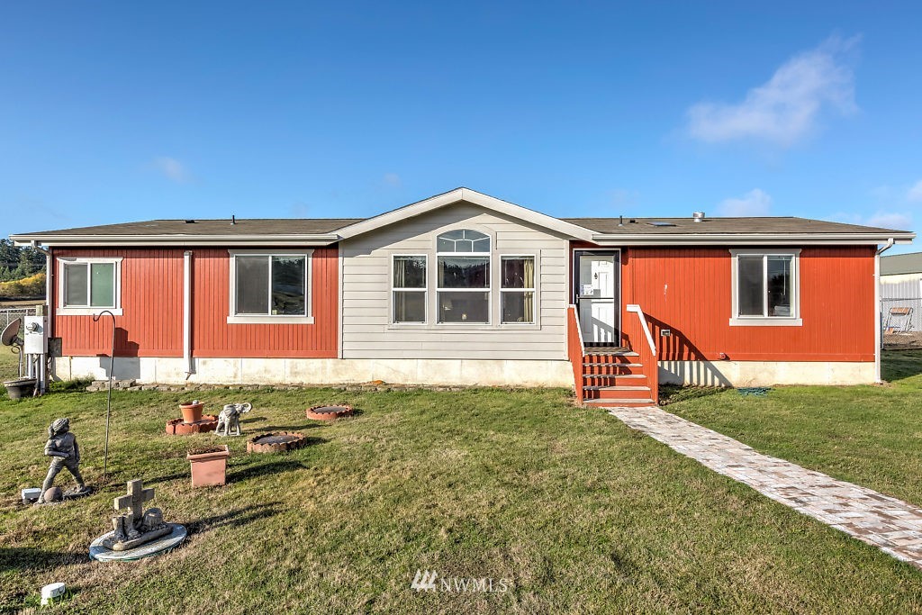 1059 Riepma Avenue Oak Harbor, WA 98277 - Photo 3 of 25 Gallery Image 3