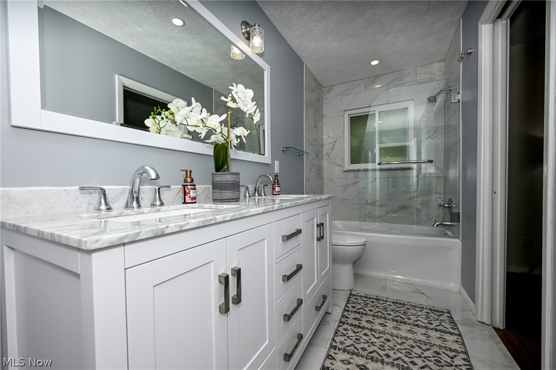 426 Sandhurst Road Akron, OH 44333 - Photo 16 of 32 Gallery Image 16