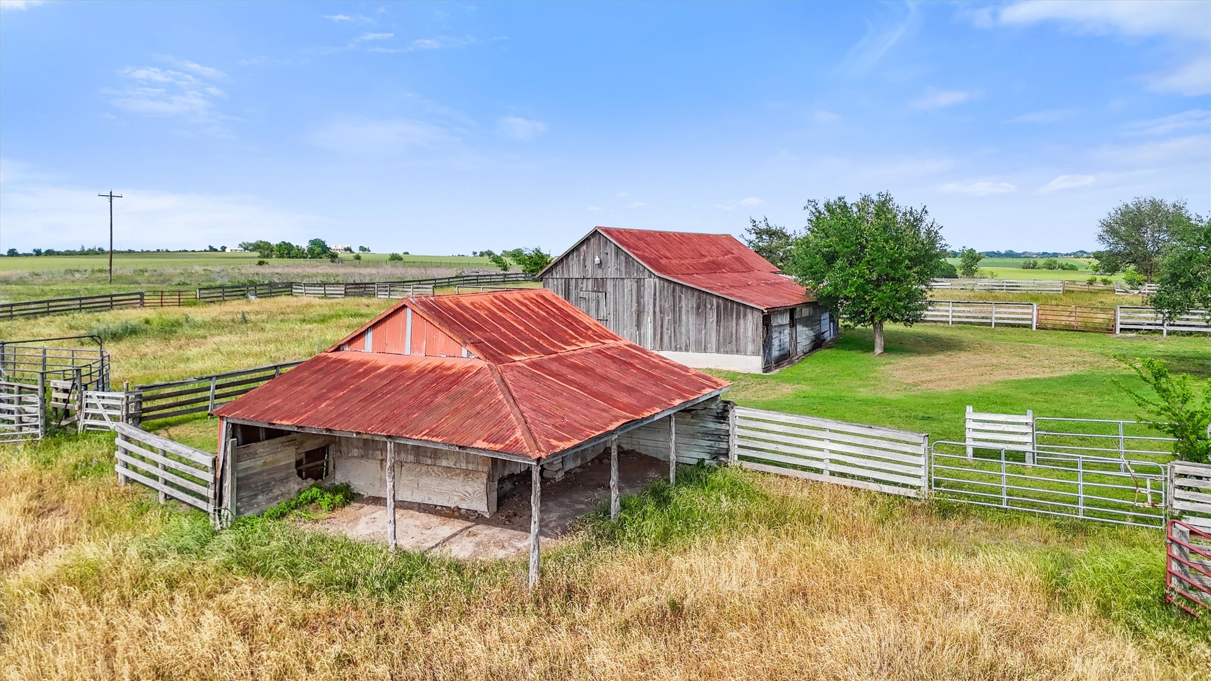 9058 Sam Houston Road Brenham, TX 77833 - Photo 35 of 49 a view of a house with pool and a yard