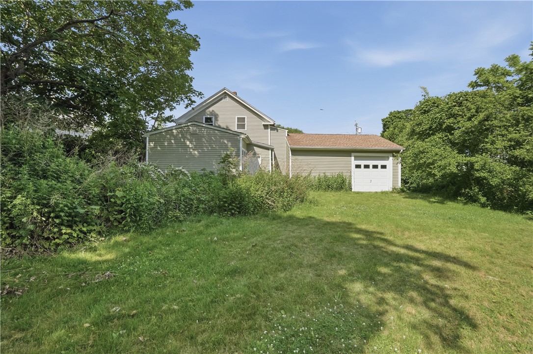 10 Hobart Street Westerly, RI 02891 - Photo 4 of 44