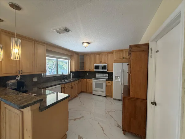 $3,150 | 6791 Northwest 32nd Avenue, Fort Lauderdale, FL 33309