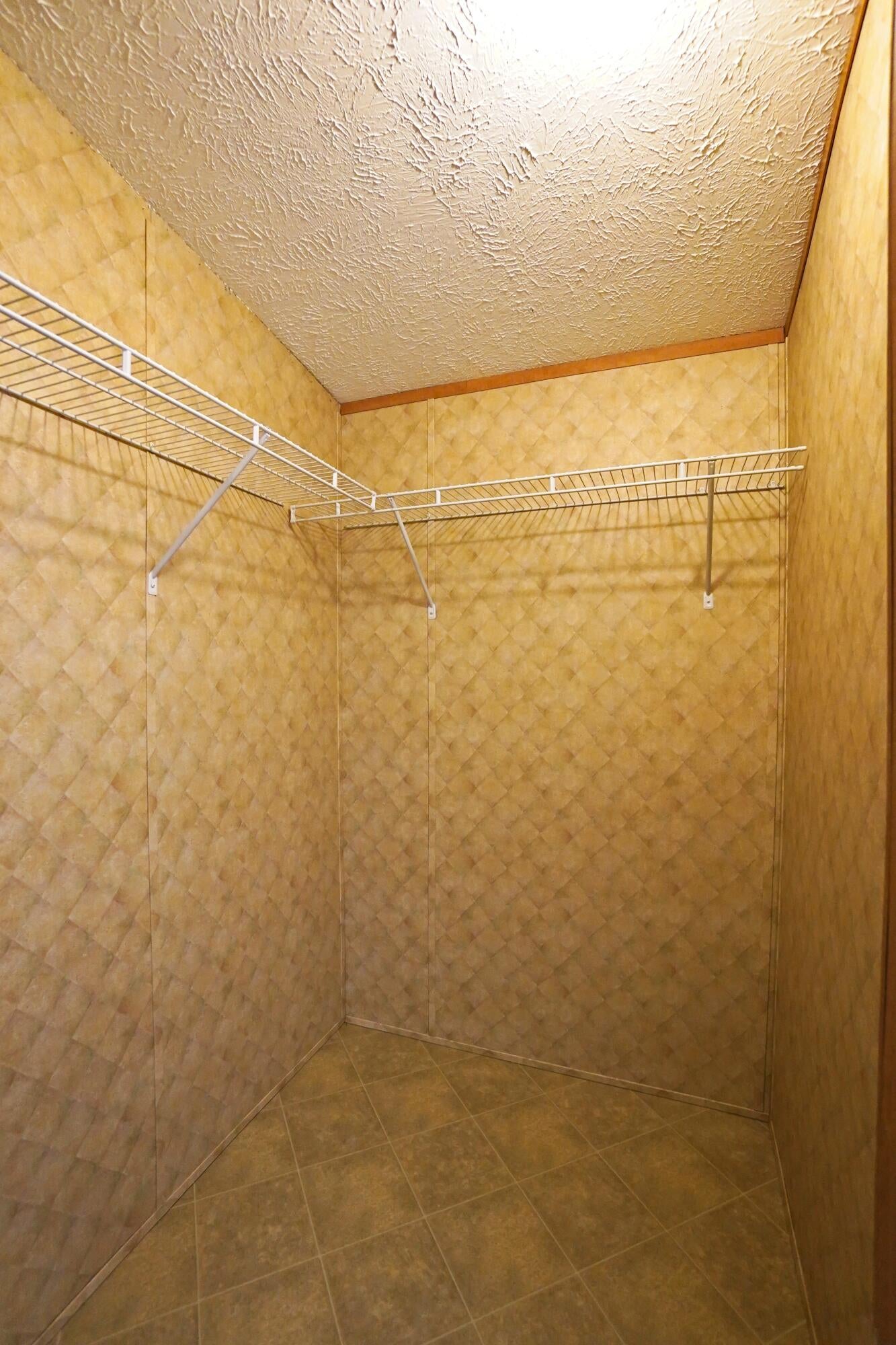 4461 South 650 Road Quapaw, OK 74363 - Photo 22 of 31 Primary Closets