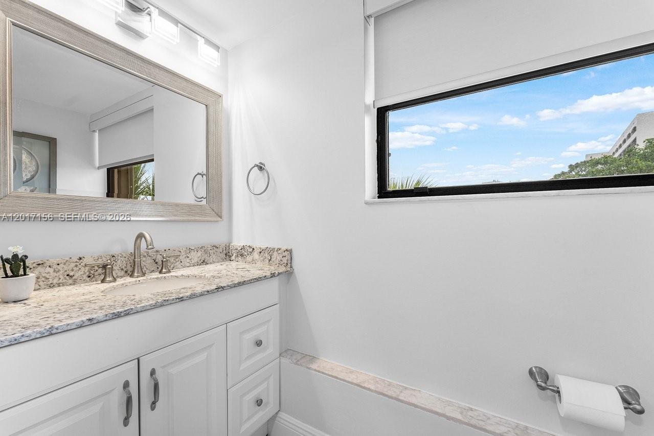 364 Golfview Road, Unit 505 North Palm Beach, FL 33408 - Photo 10 of 22 Photo 10