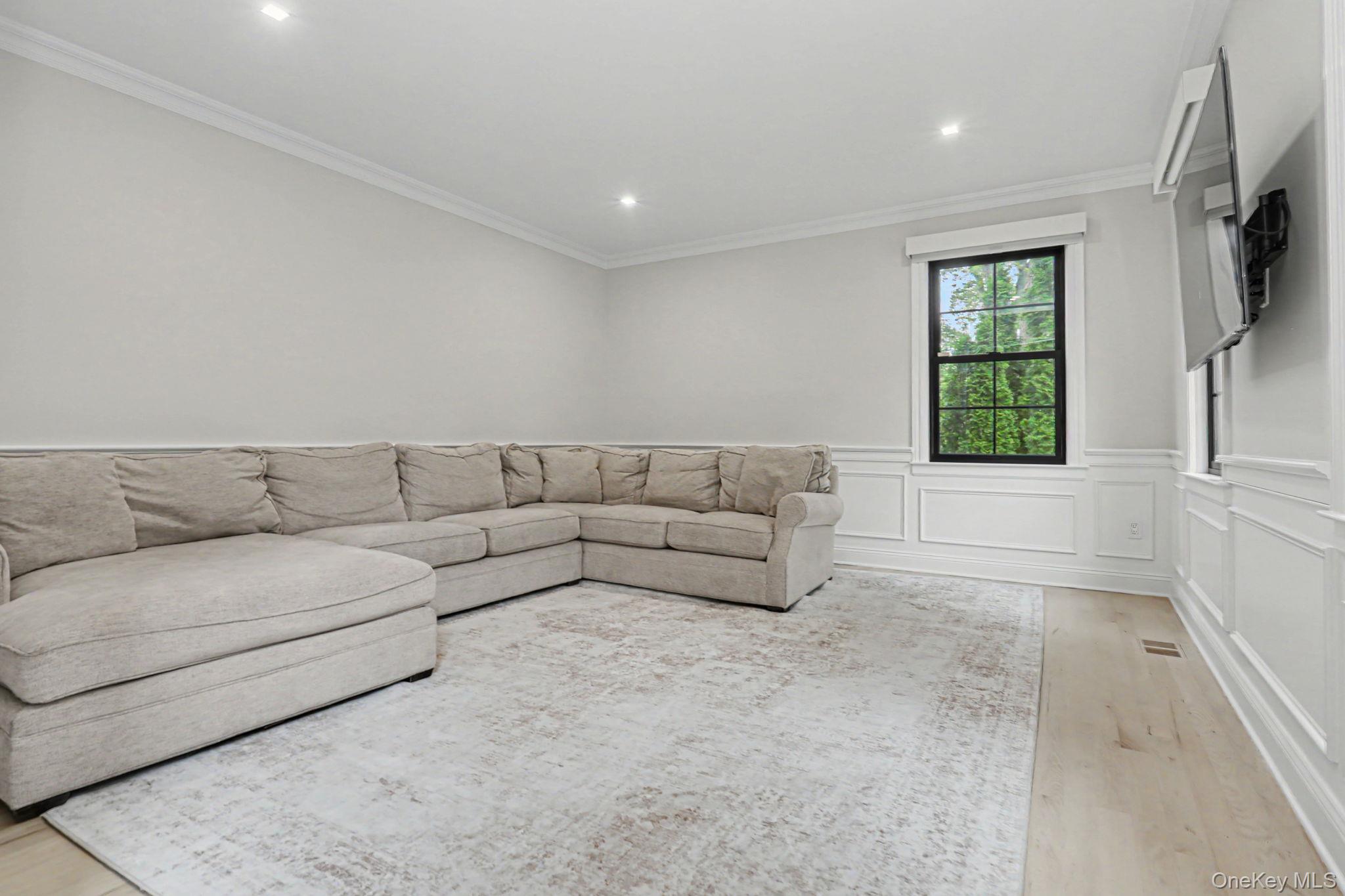 333 Lyncroft Road New Rochelle, NY 10804 - Photo 19 of 44 Gallery Image 19