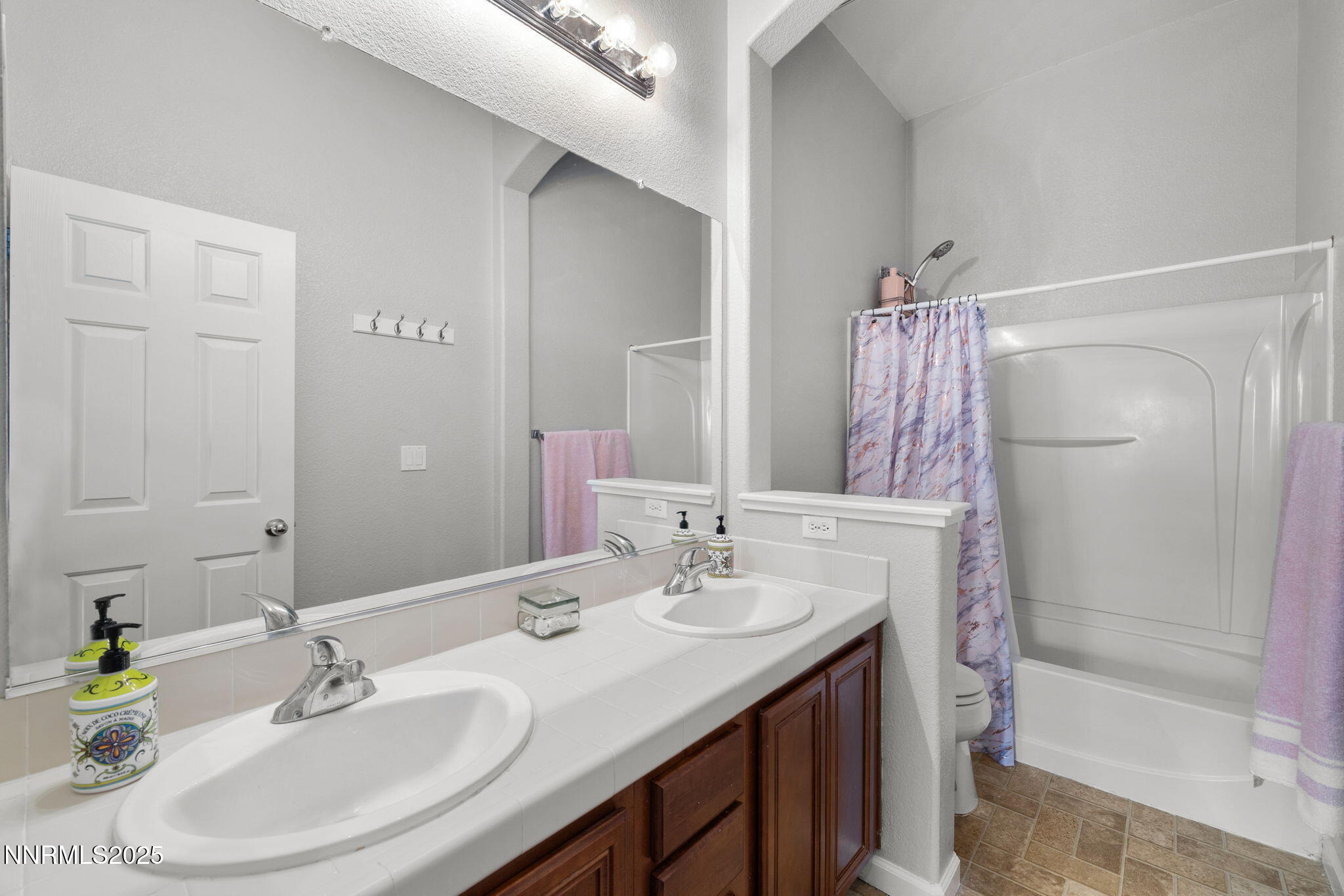 17960 Blake Court Reno, NV 89508 - Photo 28 of 38 28-web-or-mls-17690 Blake Ct-20