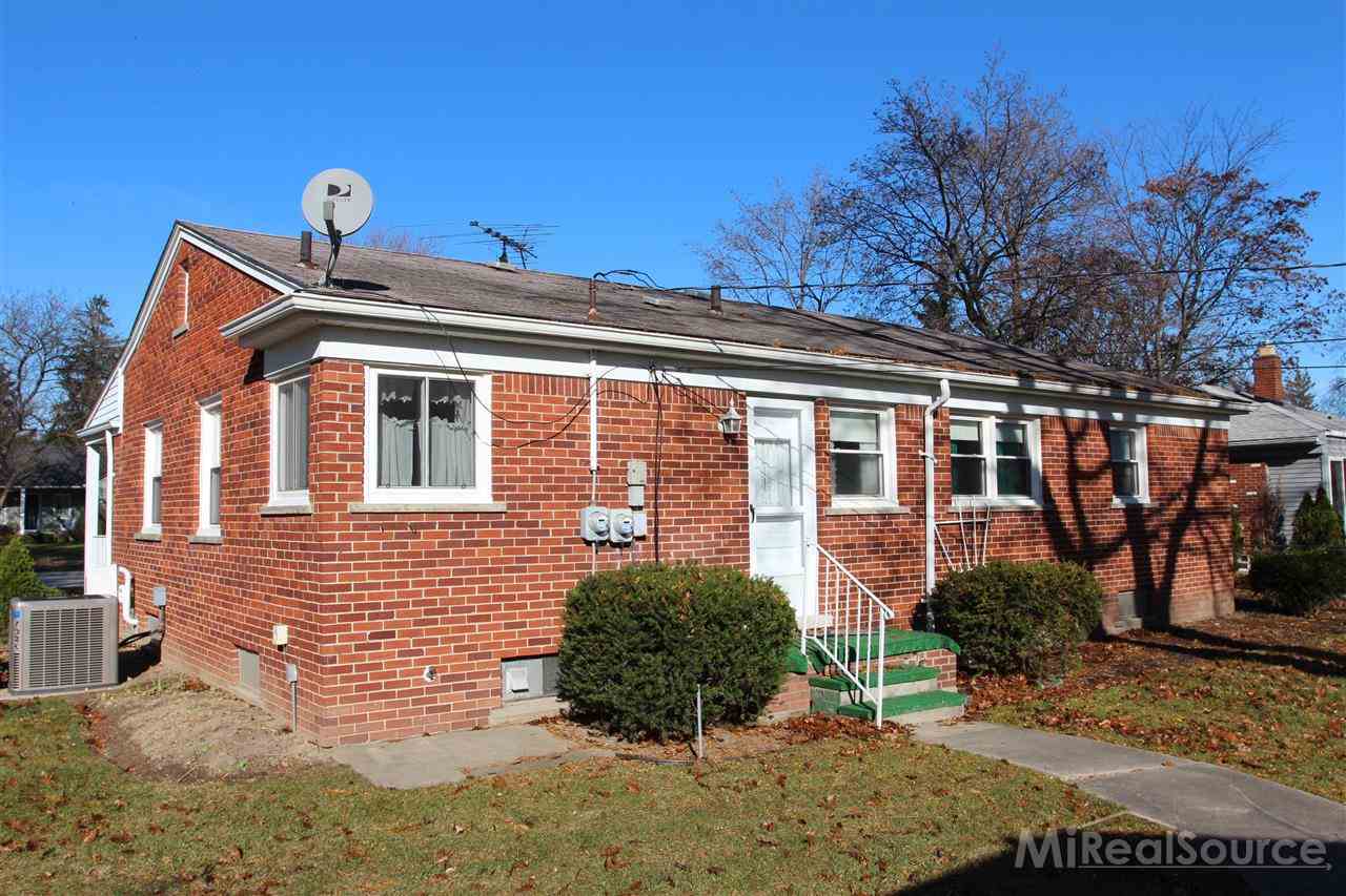 1602 East Maple Road Birmingham, MI 48009 - Photo 4 of 17 31173265-3.JPG