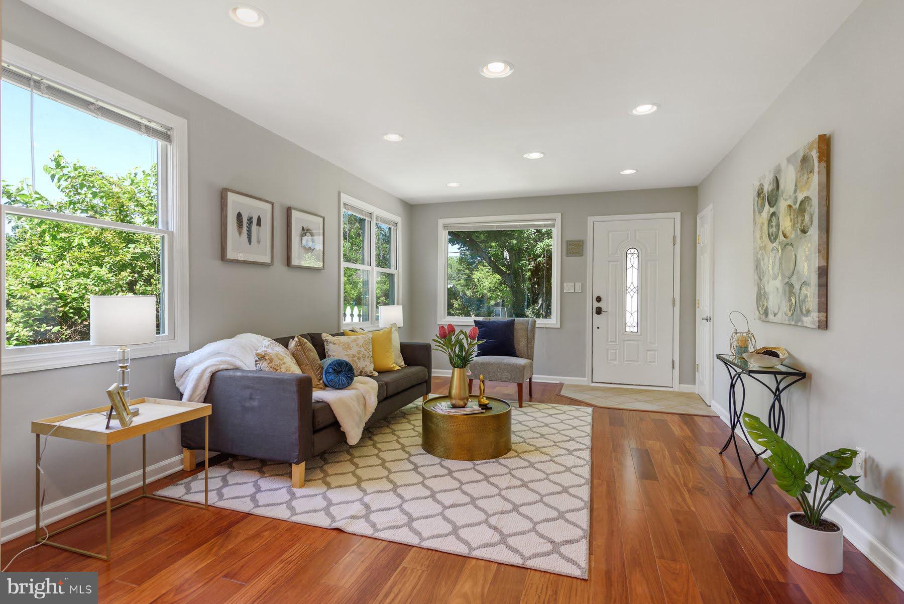 3110 Edgewood Road Kensington, MD 20895 - Photo 3 of 28 Gallery Image 3
