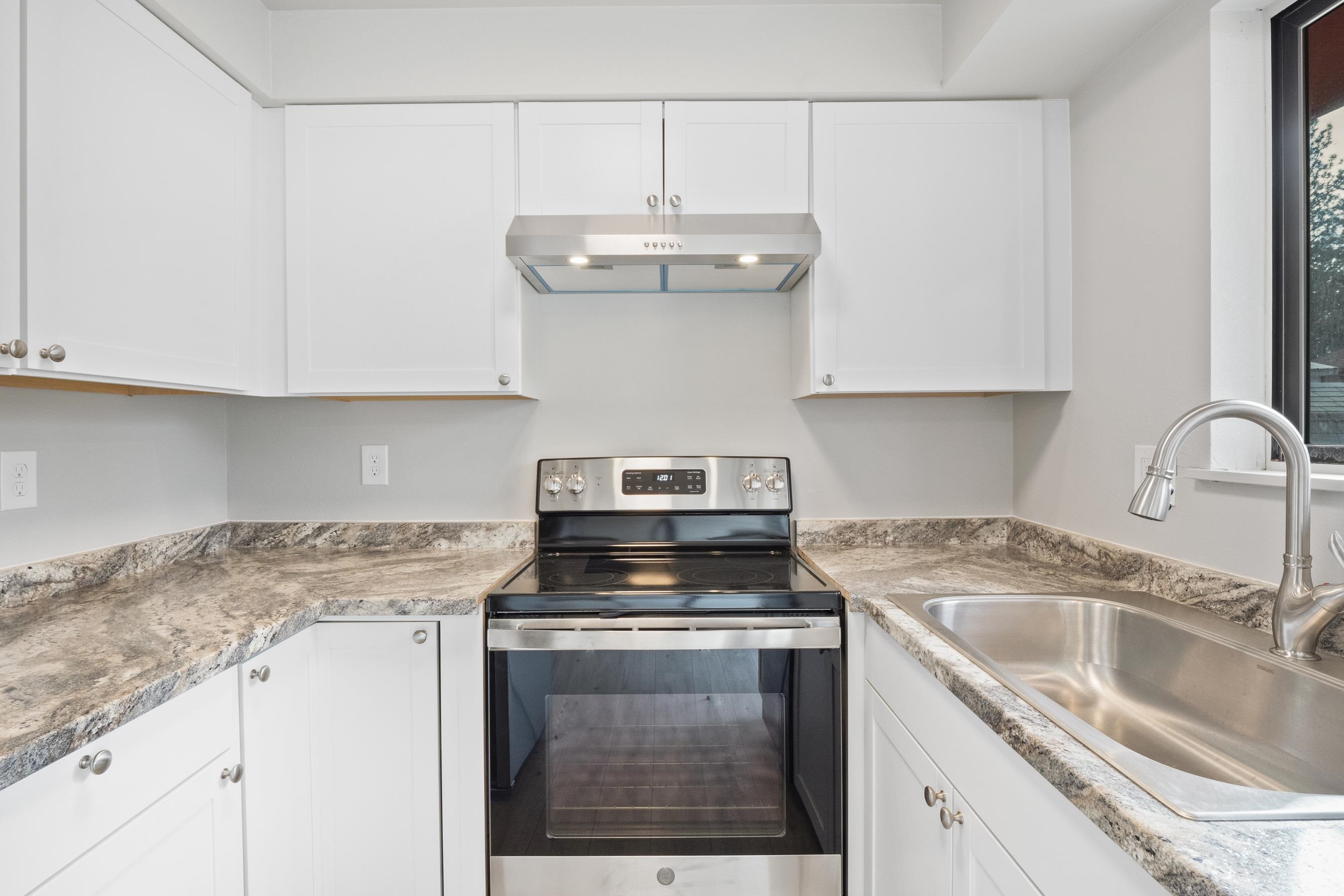 2806 South Bowdish Road Spokane Valley, WA 99206 - Photo 5 of 18 Gallery Image 5