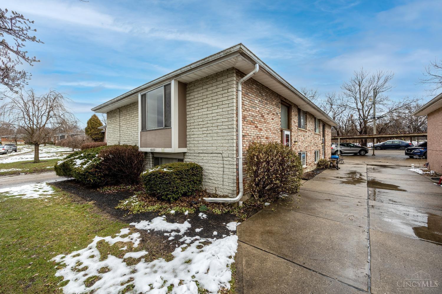 6020 Ridgeacres Drive, Unit A Cincinnati, OH 45237 - Photo 3 of 23