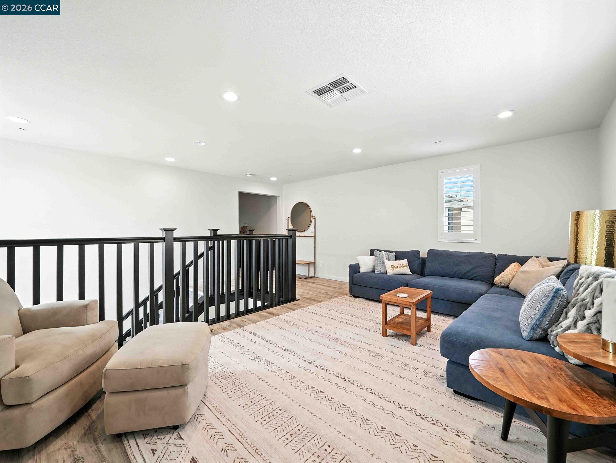 2433 Sanders Lane Fairfield, CA 94533 - Photo 10 of 51 a living room with furniture