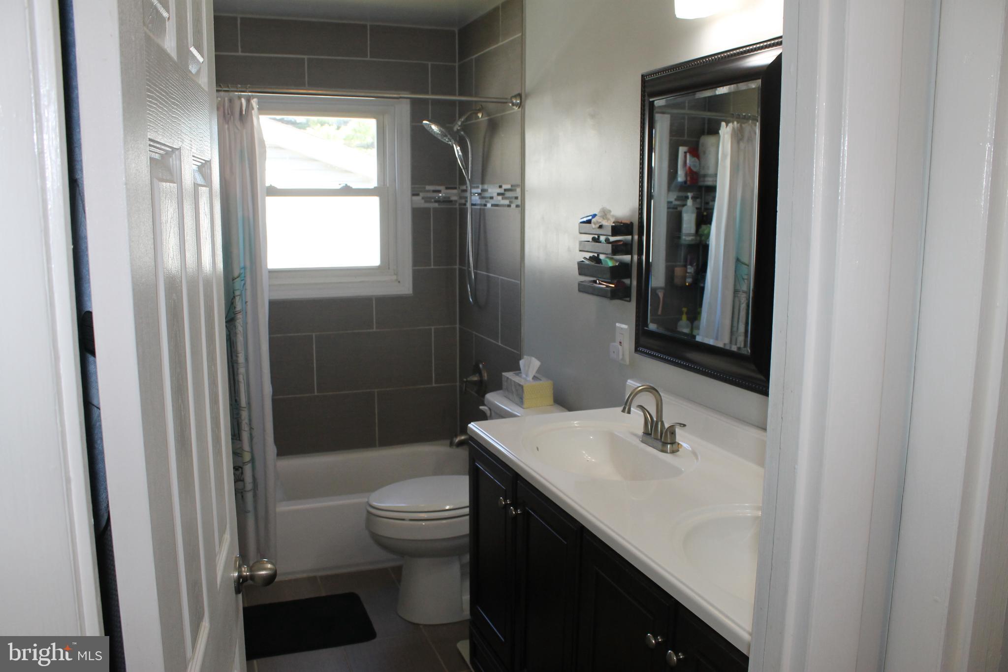 116 Burns Crossing Road Severn, MD 21144 - Photo 22 of 34 Upper level bathroom.