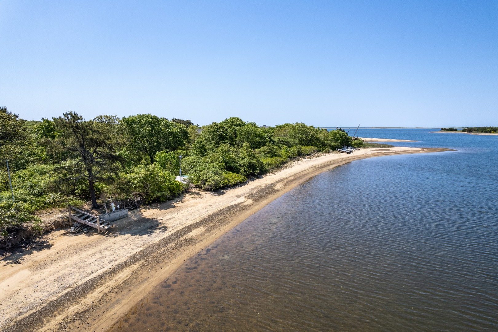 201 Thumb Point Road West Tisbury, MA 02568 - Photo 8 of 16 Gallery Image 8