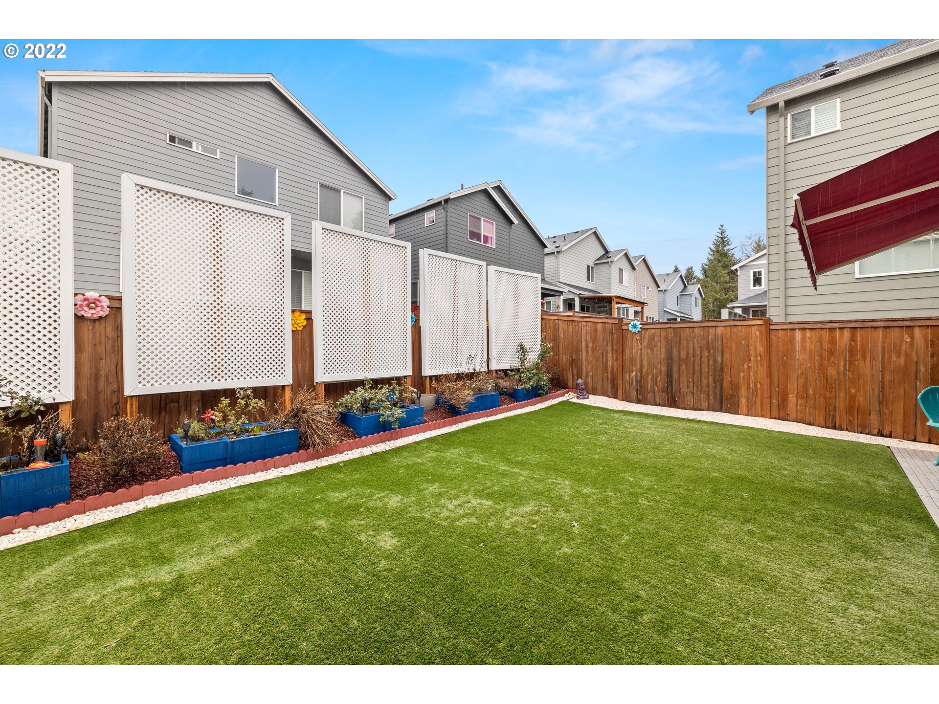 951 Southwest Draper Terrace Beaverton, OR 97003 - Photo 31 of 32 a view of a back yard of the house