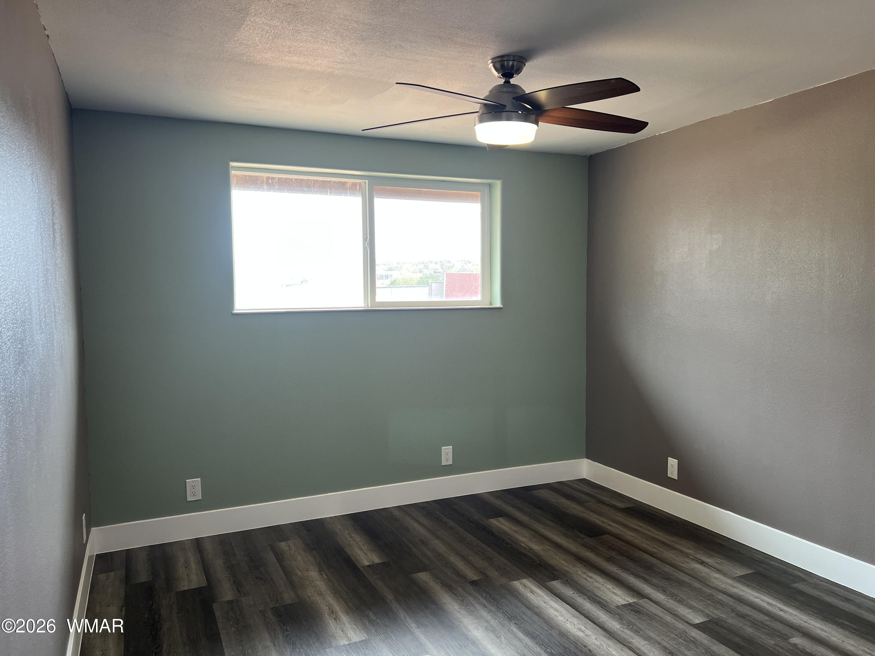 689 Old Woodruff Road Snowflake, AZ 85937 - Photo 19 of 40 Downstairs bedroom 2
