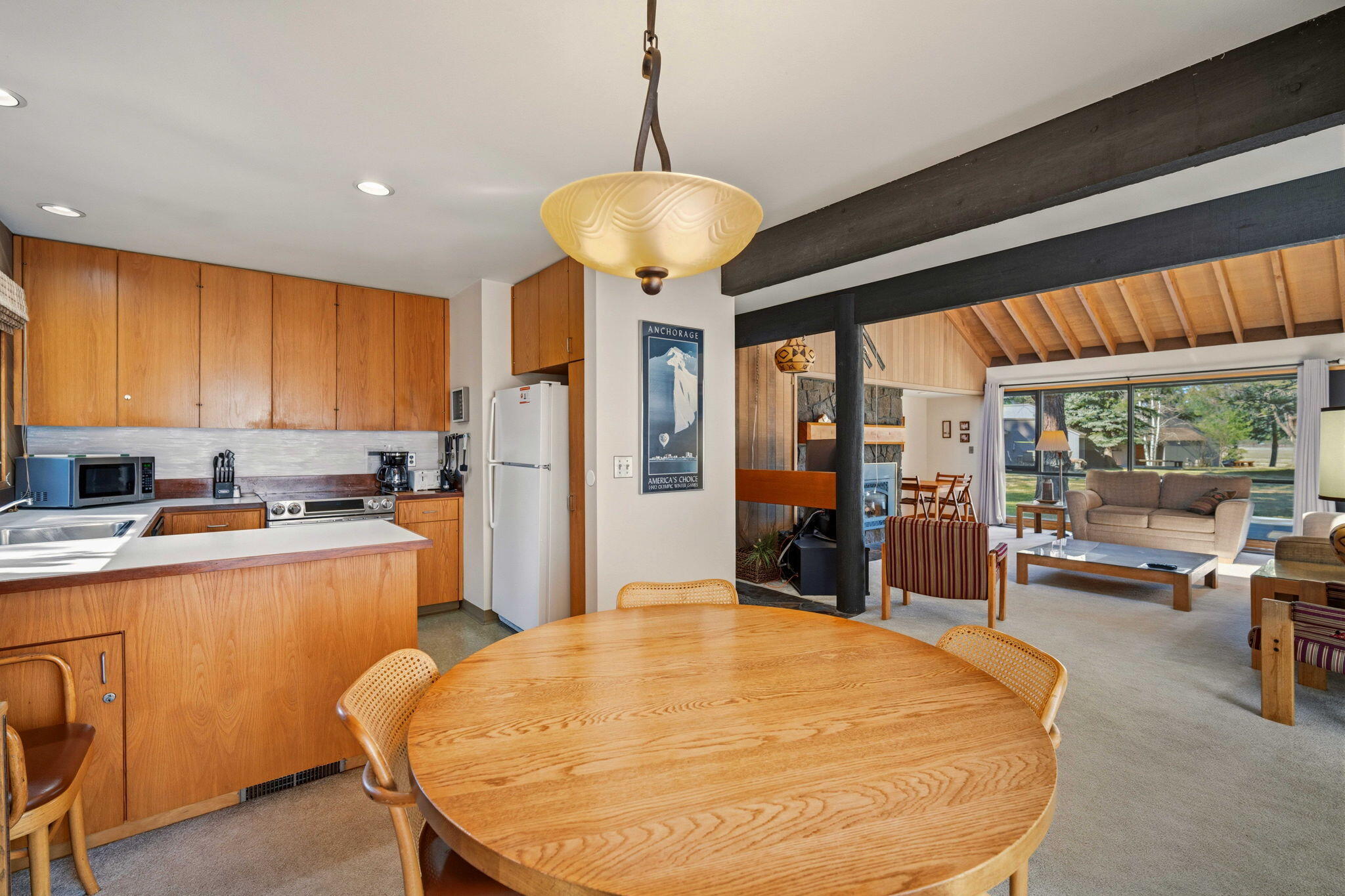 57258 Island Road, Unit 58 Sunriver, OR 97707 - Photo 11 of 30 11-web-or-mls-58 Meadow House-11