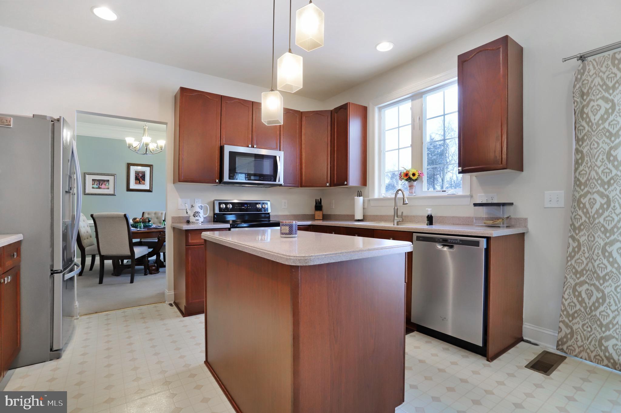 528 Rivanna Run Falling Waters, WV 25419 - Photo 5 of 32