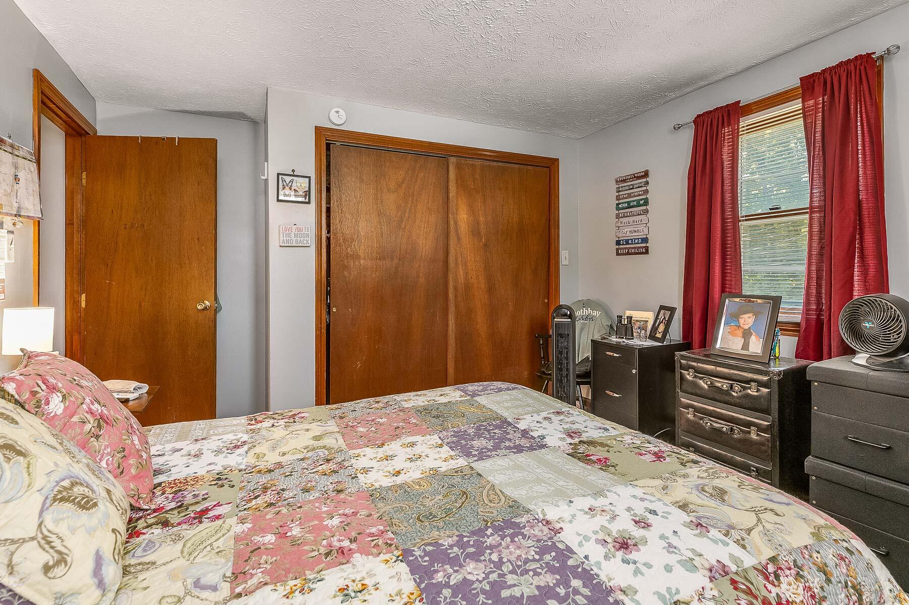 186 Twombley Road Sanford, ME 04073 - Photo 15 of 40 Unit A Bedroom 1