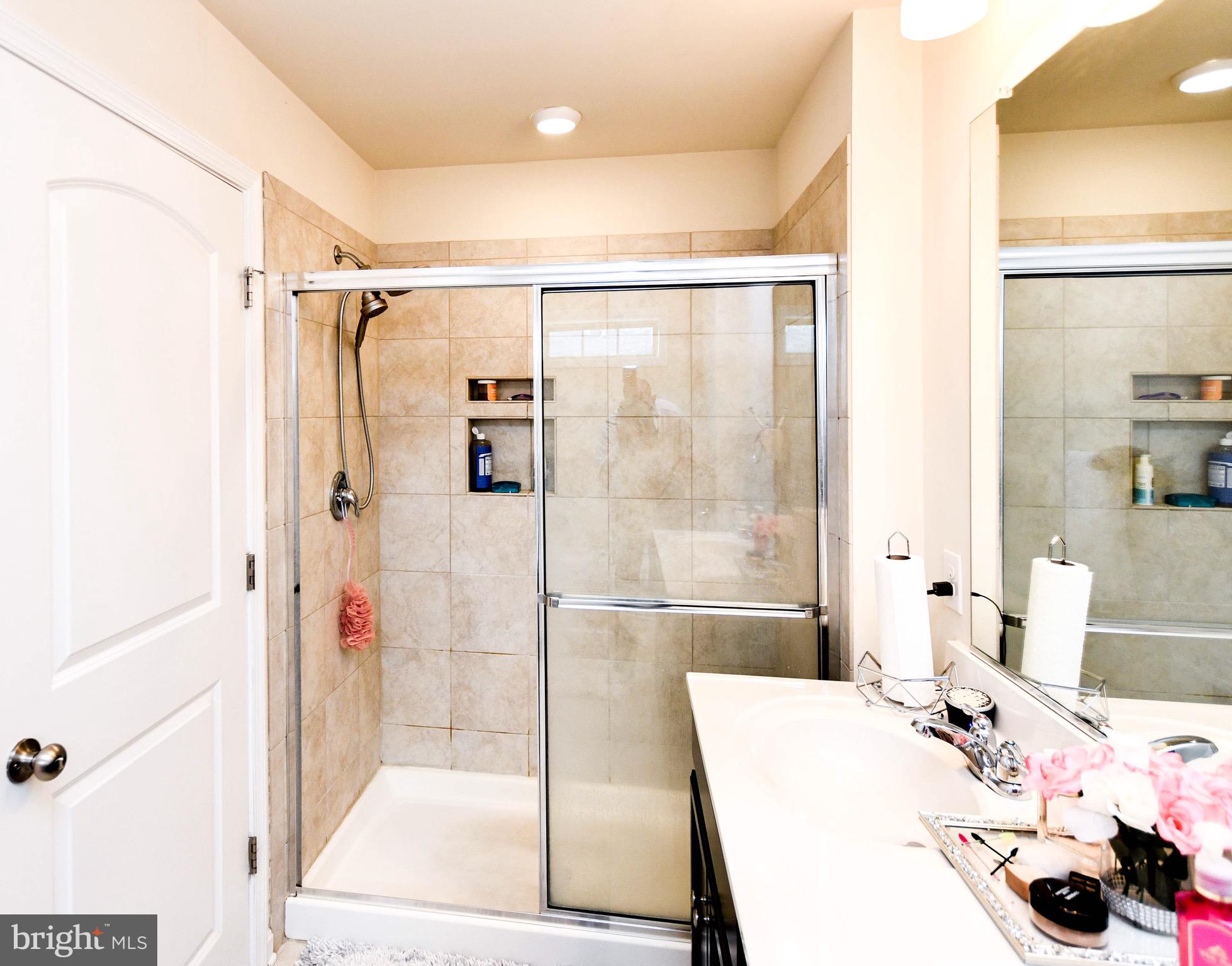 7401 Four Gardens Road Brandywine, MD 20613 - Photo 36 of 54 Owners Bathroom