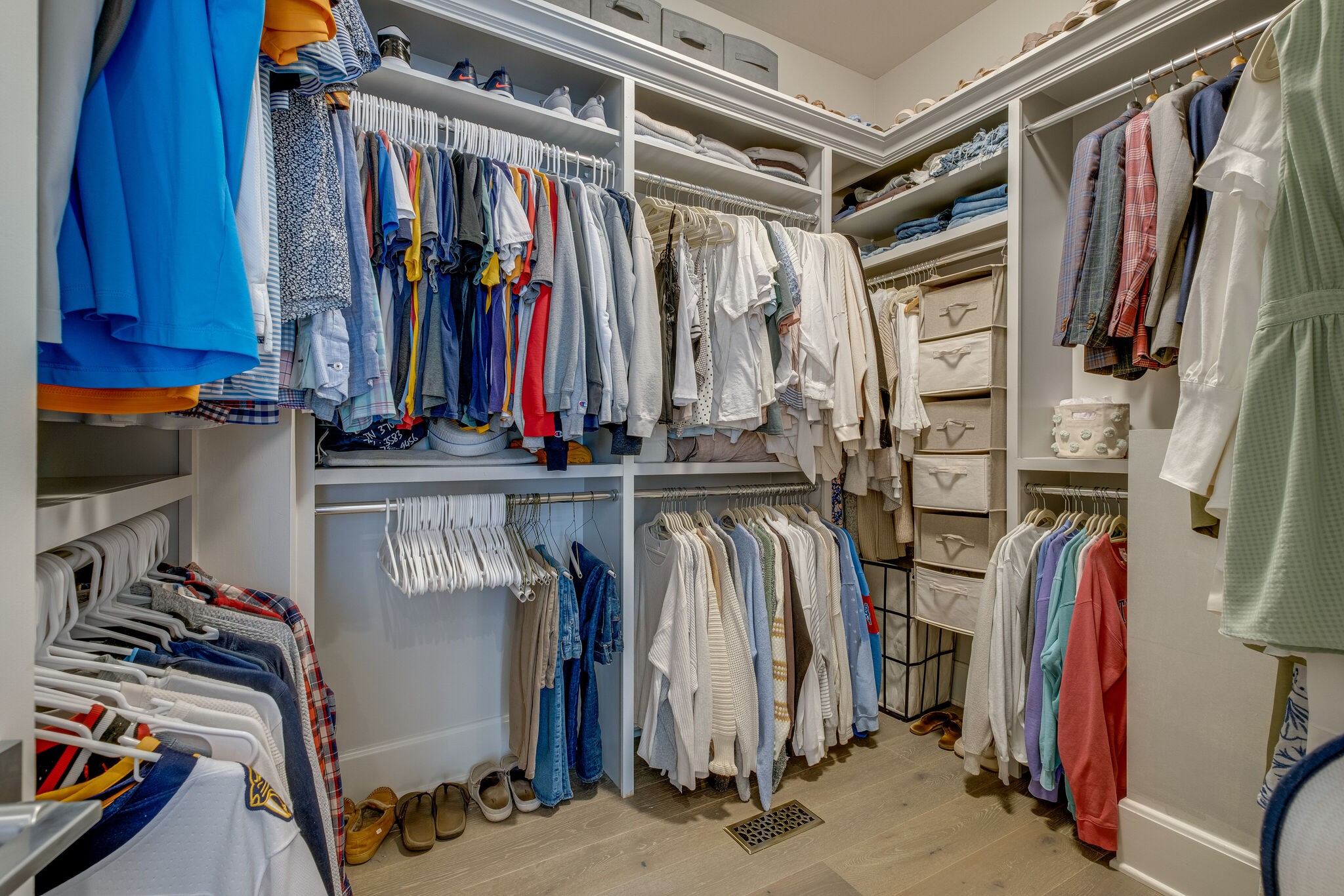 3500 Stokesmont Road Nashville, TN 37215 - Photo 26 of 75 a view of walk in closet with clothes