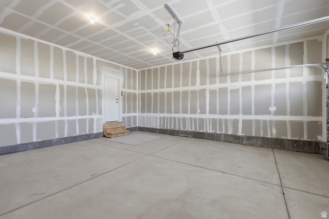 1353 Mapleton Hts Court Mapleton, UT 84664 - Photo 44 of 50 View of garage