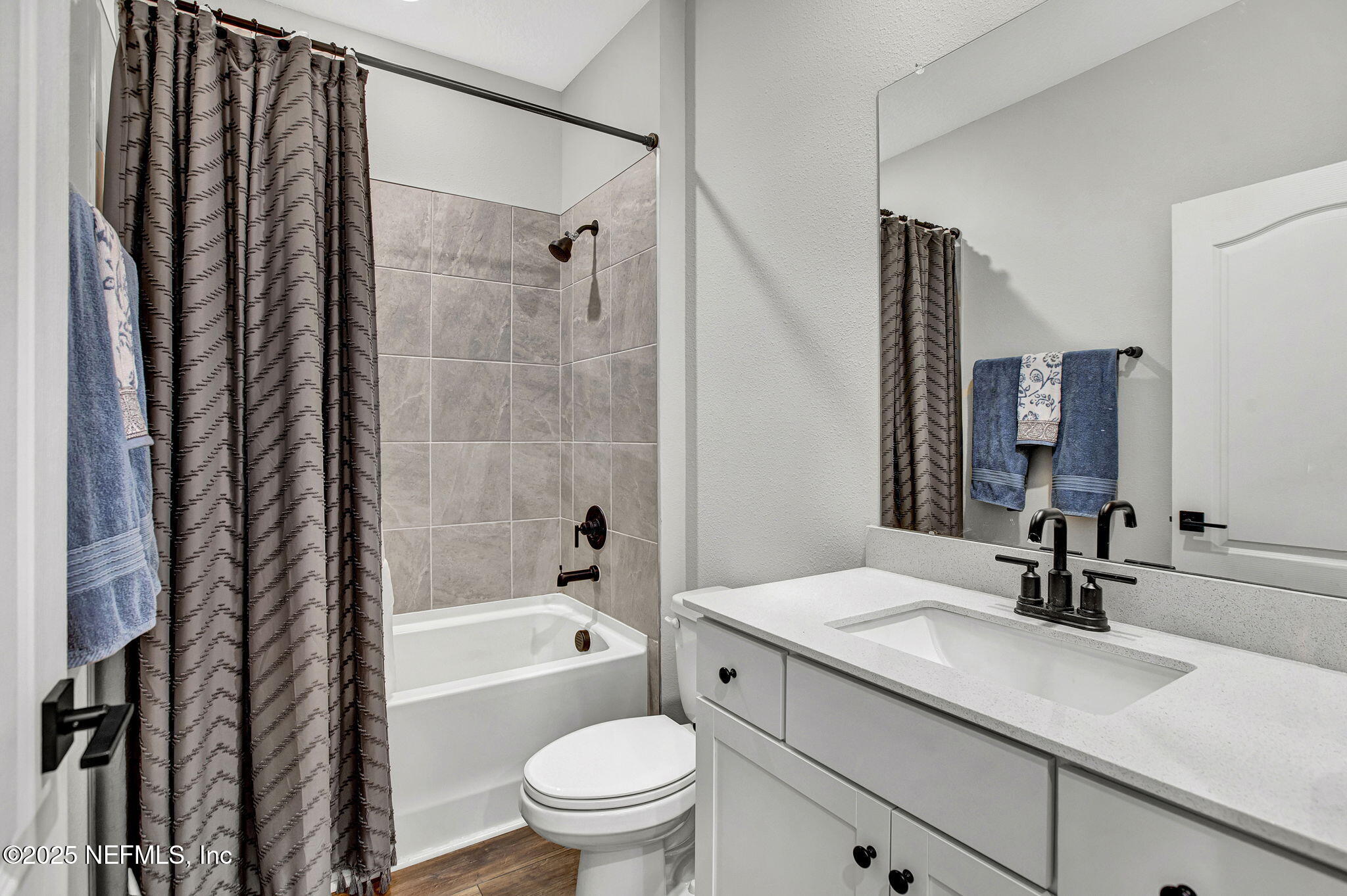 728 Morgans Treasure Road St. Augustine, FL 32084 - Photo 9 of 25 Full Bathroom outside bedroom 2