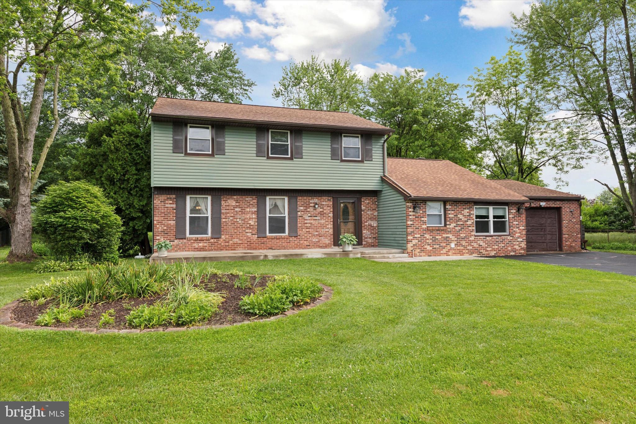 348 Magnolia Road Warminster, PA 18974 - Photo 1 of 1 Gallery Image 1