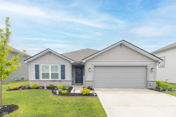 $320,000 | 1229 Fleming Drive, Greenfield, IN 46140