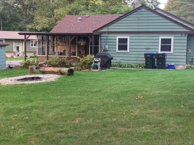 $2,100 | 5411 West Lake Shore Drive, Wonder Lake, IL 60097