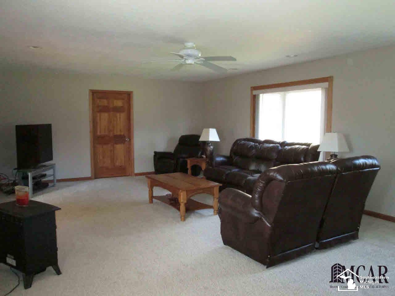 9233 Douglas Road Temperance, MI 48182 - Photo 12 of 26 Living Room