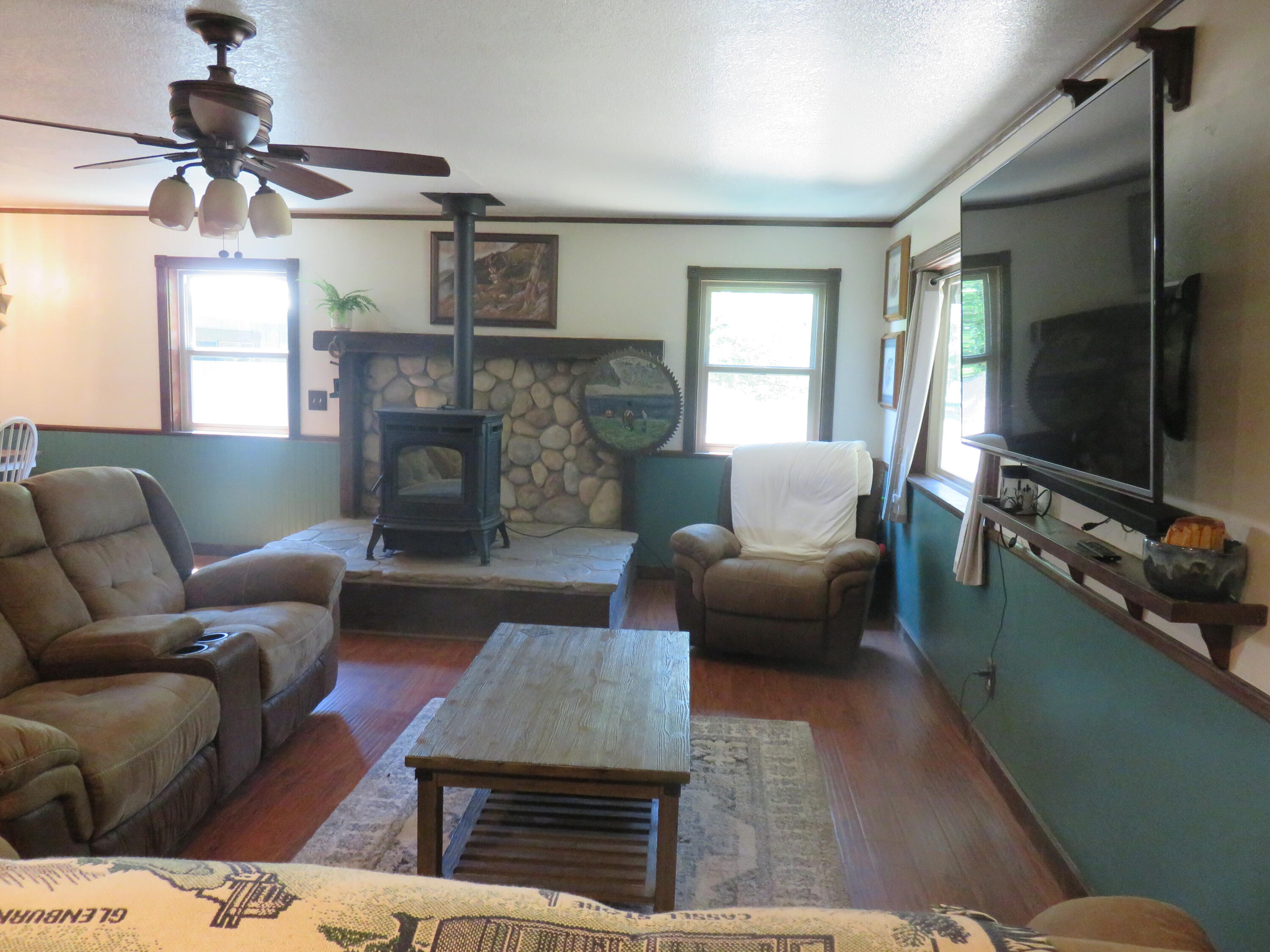 27971 Soldier Mountain Road Fall River Mills, CA 96028 - Photo 7 of 41 Living room
