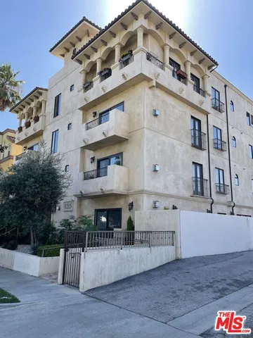 $975,000 | 1215 Armacost Avenue, Unit 302, Los Angeles, CA 90025