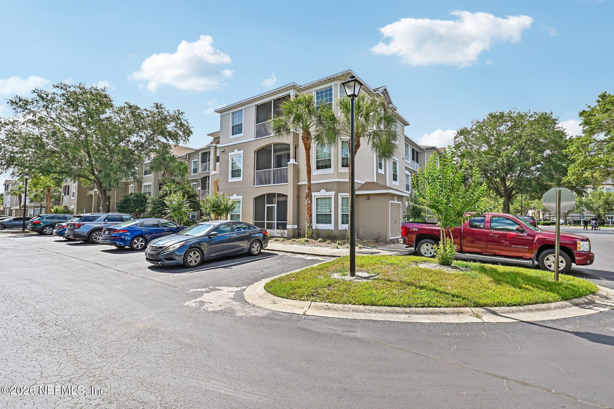 10550 Baymeadows Road, Unit 303 Jacksonville, FL 32256 - Photo 38 of 41 Front Parking