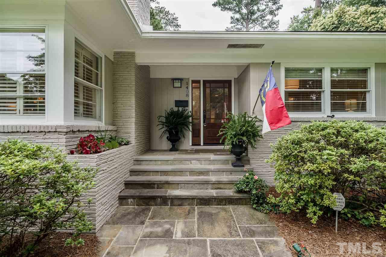 1408 Hathaway Road Raleigh, NC 27608 - Photo 3 of 24