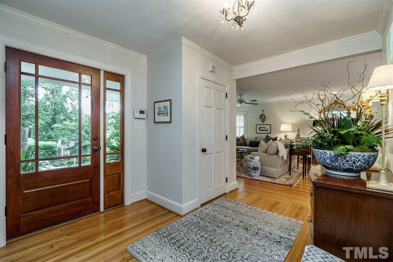 1408 Hathaway Road Raleigh, NC 27608 - Photo 4 of 24
