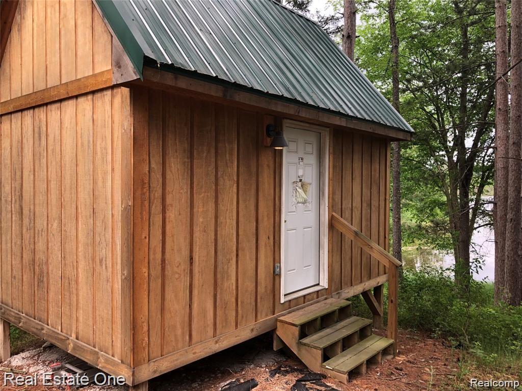 1261 Lake George Road Oakland, MI 48363 - Photo 28 of 32 Gallery Image 28