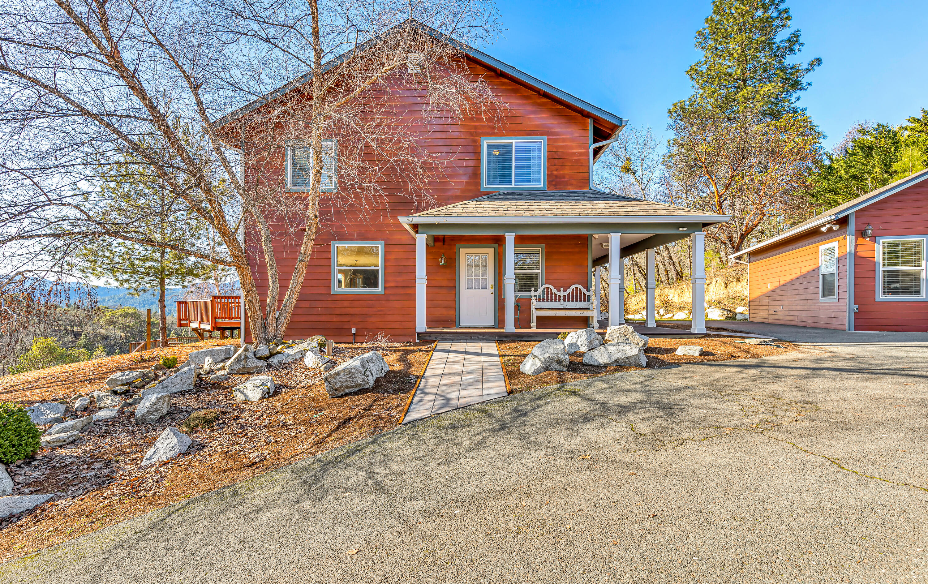 1427 Three Pines Road Grants Pass, OR 97526 - Photo 6 of 73 9R9A0340