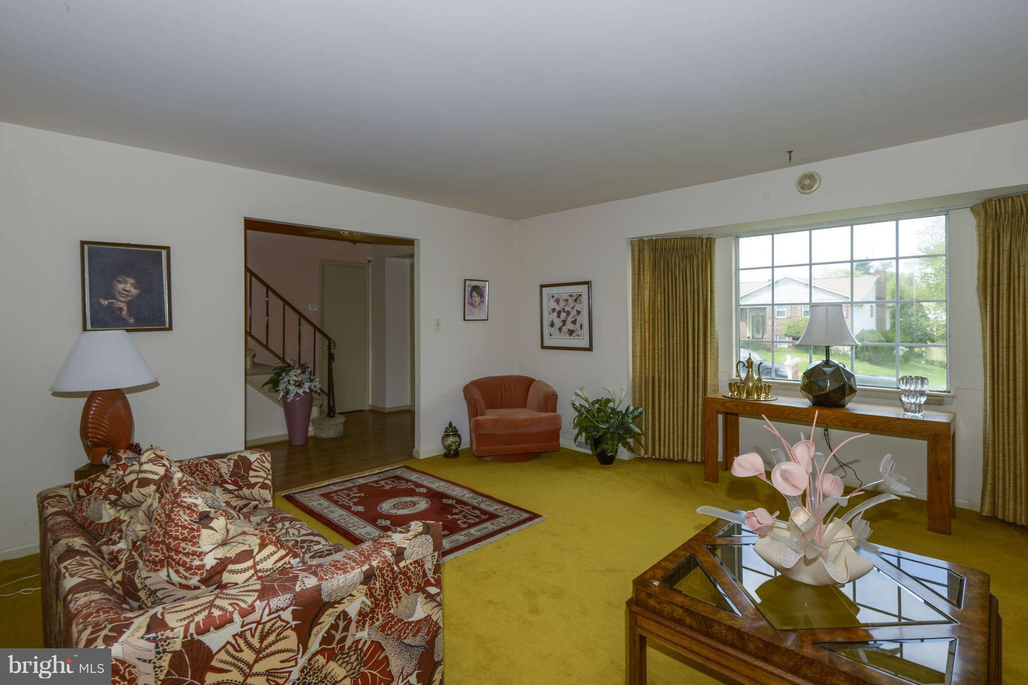 9719 Eustice Road Randallstown, MD 21133 - Photo 3 of 21 Living Room